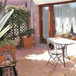 Monocamera Con Terrazzogiardino -studette -zona Panoramica Posillipo Neapel
