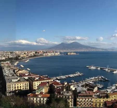 Monocamera Con Terrazzogiardino -studette -zona Panoramica Posillipo 나폴리