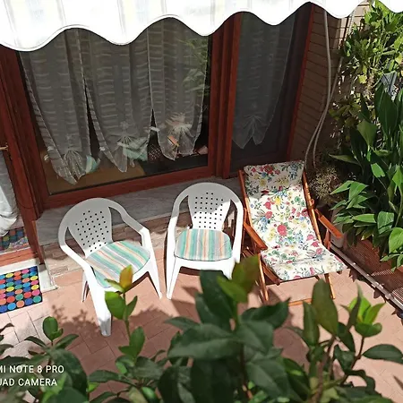 아파트 Monocamera Con Terrazzogiardino -studette -zona Panoramica Posillipo 나폴리