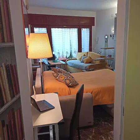דירה Monocamera Con Terrazzogiardino -studette -zona Panoramica Posillipo *