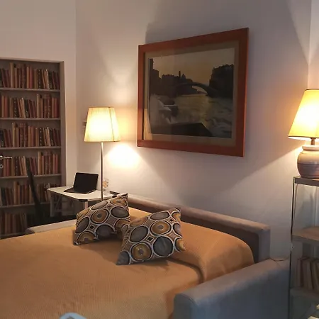 아파트 Monocamera Con Terrazzogiardino -studette -zona Panoramica Posillipo *