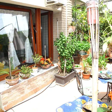 Monocamera Con Terrazzogiardino -studette -zona Panoramica Posillipo Apartment Naples