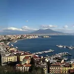 Monocamera Con Terrazzogiardino -studette -zona Panoramica Posillipo Napels